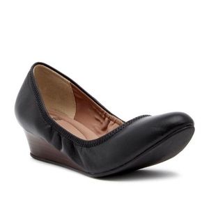 Susina Freya “LEA”Black Leather Wedge Pump size 7.5 never worn